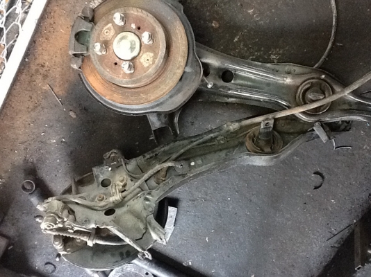 ขายสวิงอาร์มหลัง เป็นดิสเบรค ผ้าเบรคหนาๆ