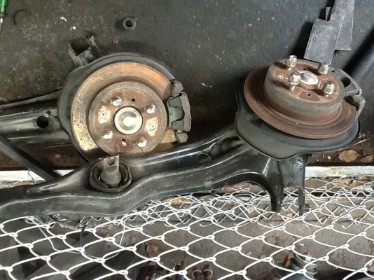 ขายสวิงอาร์มหลัง เป็นดิสเบรค ผ้าเบรคหนาๆ