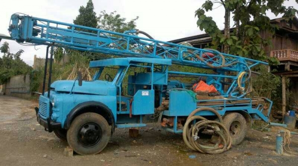 ขายรถ 6 ล้อ เจาะบาดาล พร้อมอุปกรณ์เจาะ