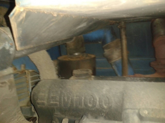 ขายรถ 6 ล้อ เจาะบาดาล พร้อมอุปกรณ์เจาะ