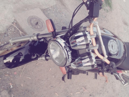 ขายcb400 vs สีดำ อินวอย+สพม แท้ๆราคา75,000 ทำความเร็วสูงสุด 180 ถึง 200 ท้าให้มารองขี่เองสนใจติดต่อ 085-9855055