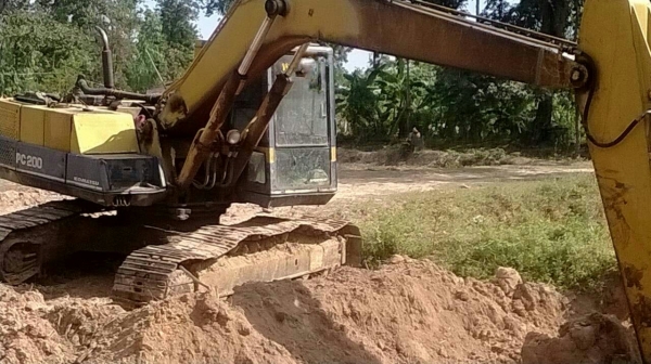 KOMATSU PC200-3 เครื่องเดิม ปั้มเดิม รถพร้อมทำงาน