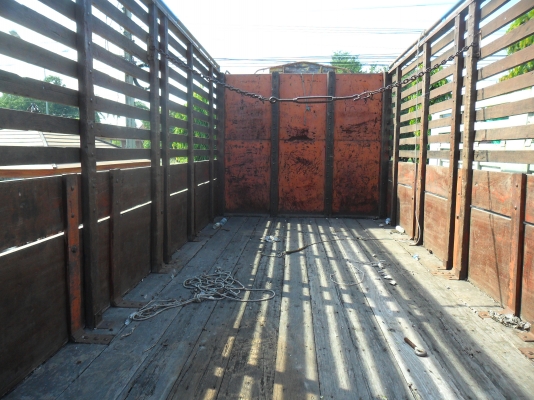 10 ล้อ Hino เพลาเดียว