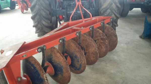 รถไถมือเดียวจากห้าง 2 เพลา MASSEY 390 ใบมีด และ หาง 7 เครื่องดี ปั้มดี ยางสวย  ราคา 550,000 โทร 081-8507085 (เอ)