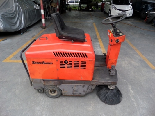 รถกวาดดูดฝุ่นเครื่อง HONDA นั่งขับ สภาพพร้อมใช้งาน