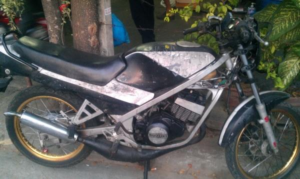 ขาย SUZUKI RGV150 เครื่องแน่นแรงพร้อมทะเบียนโอน