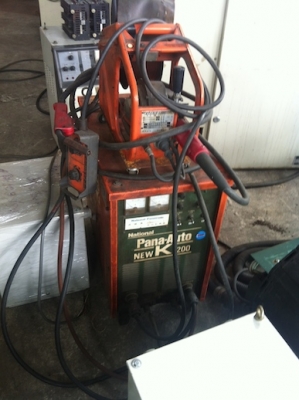 ขายเครื่องเชื่อมCo2 พร้อมตัวป้อนลวดเชื่อม และหัวเชื่อม ของญี่ปุ่นมือสอง
