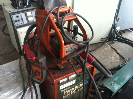 ขายเครื่องเชื่อมCo2 พร้อมตัวป้อนลวดเชื่อม และหัวเชื่อม ของญี่ปุ่นมือสอง