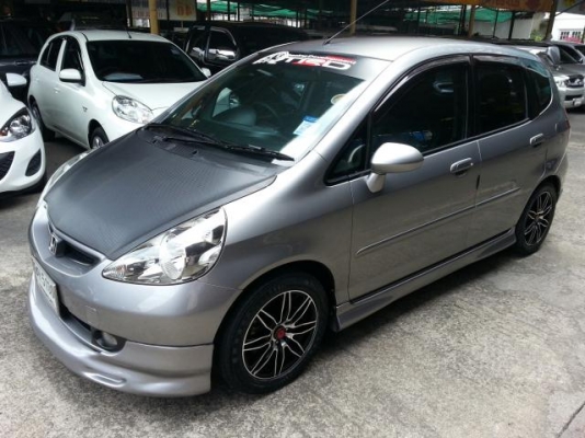 ขายด่วน HONDA JAZZ 1.5 I-DIS 2004 ขายด่วน HONDA JAZZ 1.5 I-DIS 2004