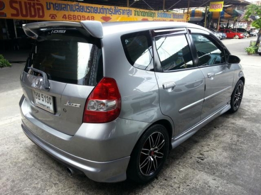ขายด่วน HONDA JAZZ 1.5 I-DIS 2004 ขายด่วน HONDA JAZZ 1.5 I-DIS 2004