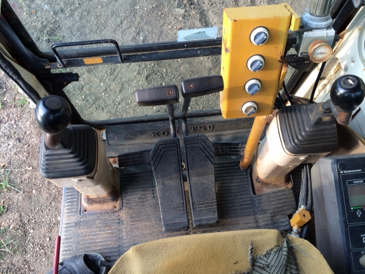 ขายรถขุด KOMATSU PC 60-6 s/no. PC60-31116 ขายรถขุด KOMATSU PC 60-6 s/no. PC60-31116