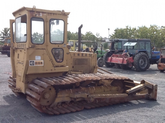 ลดกระหน่ำ SALE__รถแทรคเตอร์ดันดิน CATTERPILLAR D3B แผ่นแทรค 1 เมตร เก่านอก ญี่ปุ่น สภาพสวย เดิมๆ พร้อมใช้งาน