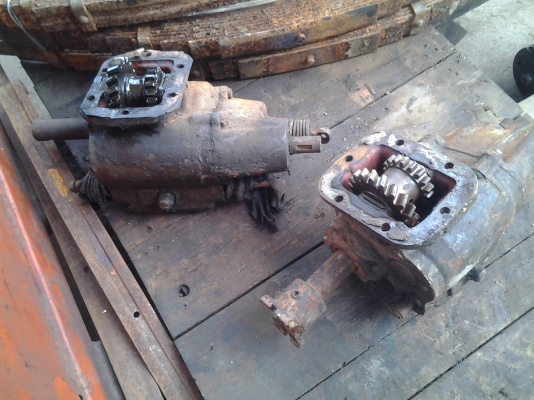 ขายเกียร์รถ10ล้อ แปลงใส่รถหลายรุ่น เพิ่งถอดมา มี 2 ตัว ขายตัวละ 5,500 บาท ขายเกียร์รถ10ล้อ แปลงใส่รถหลายรุ่น เพิ่งถอดมา มี 2 ตัว ขายตัวละ 5,500 บาท