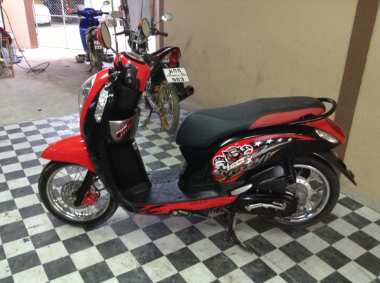 ขาย!!!สกู๊ปปี้ไอ ตัวใหม่ ปี56 รถเครื่องดีคับ มีเล่มทะเบียนครบ ภาษีไม่หมด