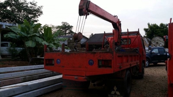 รถอีซูซุ 6 ล้อ NPR 120 แรงม้า. ติดเครน 2.50 ตัน. ปี 42 สนใจติดต่อ 081 - 6079515 รถอีซูซุ 6 ล้อ NPR 120 แรงม้า. ติดเครน 2.50 ตัน. ปี 42 สนใจติดต่อ 081 - 6079515