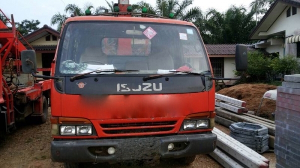 รถอีซูซุ 6 ล้อ NPR 120 แรงม้า. ติดเครน 2.50 ตัน. ปี 42 สนใจติดต่อ 081 - 6079515 รถอีซูซุ 6 ล้อ NPR 120 แรงม้า. ติดเครน 2.50 ตัน. ปี 42 สนใจติดต่อ 081 - 6079515