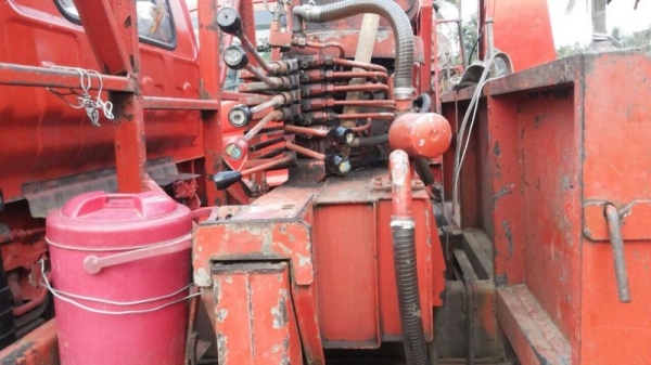 รถอีซูซุ 6 ล้อ NPR 120 แรงม้า. ติดเครน 2.50 ตัน. ปี 42 สนใจติดต่อ 081 - 6079515 รถอีซูซุ 6 ล้อ NPR 120 แรงม้า. ติดเครน 2.50 ตัน. ปี 42 สนใจติดต่อ 081 - 6079515