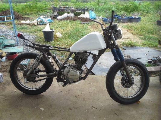 ขาย ts125 เครื่องดี มีเล่มทะเบียนพร้อมชุดโอน แต่งแนวเอาไปทำต่อ มีเครื่อง jxให้อีก 1ตัว