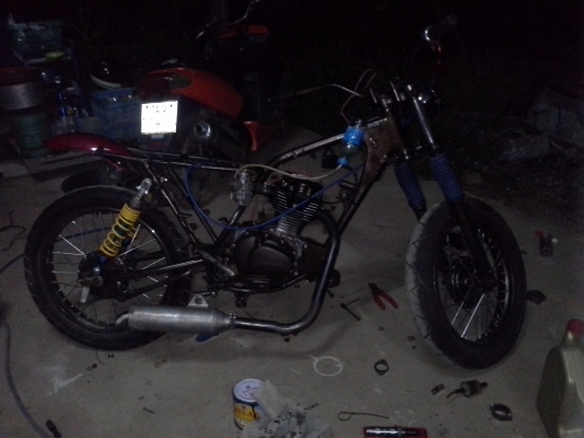 ขาย ts125 เครื่องดี มีเล่มทะเบียนพร้อมชุดโอน แต่งแนวเอาไปทำต่อ มีเครื่อง jxให้อีก 1ตัว