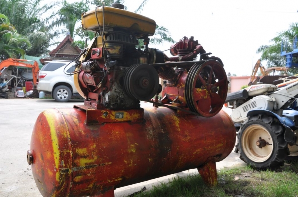 ขายปั้มลมBTC ROBIN300ลิตร์ เครื่องยนต์3สูบ สวยเดิมจากญี่ปุ่น29,000เท่านั้น!