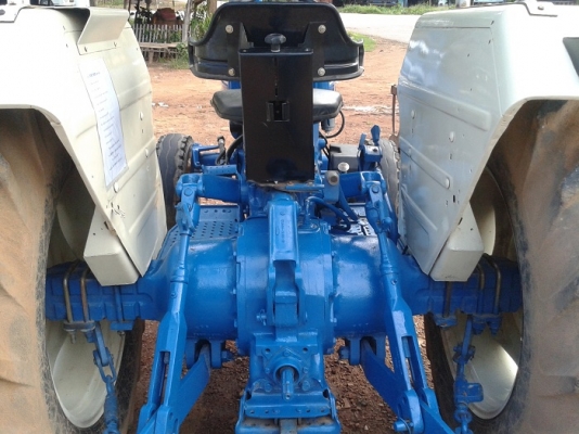 ขายแล้วรถไถฟอร์ด4000 เครื่อง3สูบ เพลาเดียว เก่านอกสวยมากรถเดิมๆ