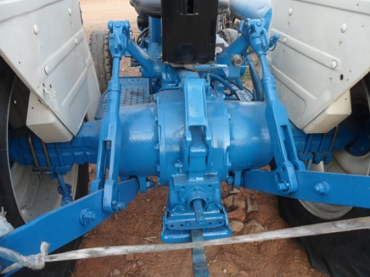 ขายแล้วรถไถฟอร์ด4000 เครื่อง3สูบ เพลาเดียว เก่านอกสวยมากรถเดิมๆ