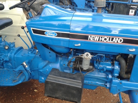 ขายแล้วรถไถฟอร์ด4000 เครื่อง3สูบ เพลาเดียว เก่านอกสวยมากรถเดิมๆ