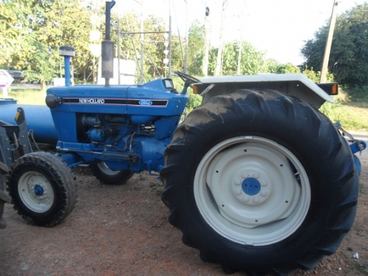 ขายแล้วรถไถฟอร์ด4000 เครื่อง3สูบ เพลาเดียว เก่านอกสวยมากรถเดิมๆ