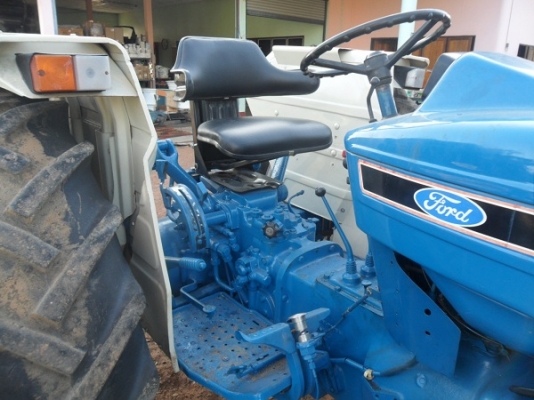 ขายแล้วรถไถฟอร์ด4000 เครื่อง3สูบ เพลาเดียว เก่านอกสวยมากรถเดิมๆ