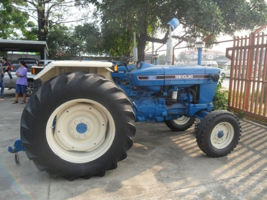 ขายแล้วรถไถฟอร์ด4000 เครื่อง3สูบ เพลาเดียว เก่านอกสวยมากรถเดิมๆ