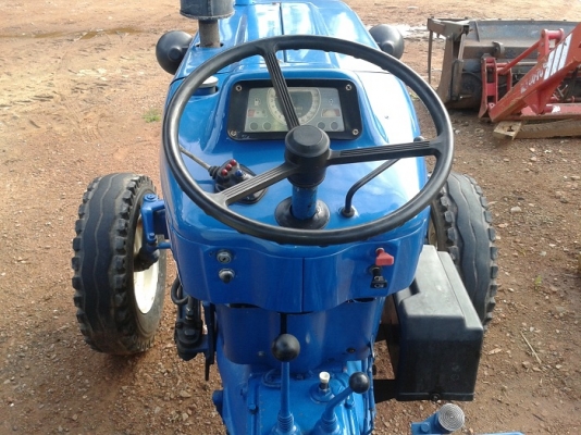 ขายแล้วรถไถฟอร์ด4000 เครื่อง3สูบ เพลาเดียว เก่านอกสวยมากรถเดิมๆ