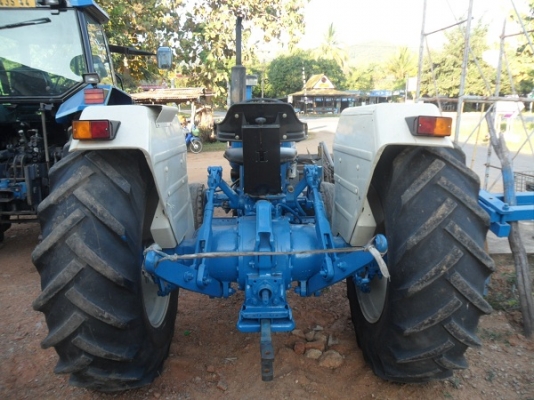 ขายแล้วรถไถฟอร์ด4000 เครื่อง3สูบ เพลาเดียว เก่านอกสวยมากรถเดิมๆ