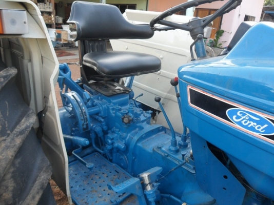ขายแล้วรถไถฟอร์ด4000 เครื่อง3สูบ เพลาเดียว เก่านอกสวยมากรถเดิมๆ