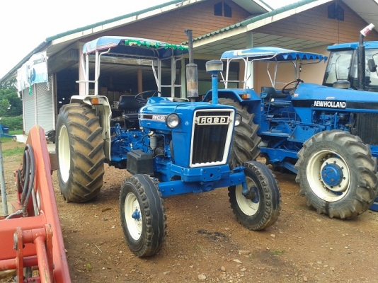 ขายแล้วรถไถฟอร์ด4000 เครื่อง3สูบ เพลาเดียว เก่านอกสวยมากรถเดิมๆ