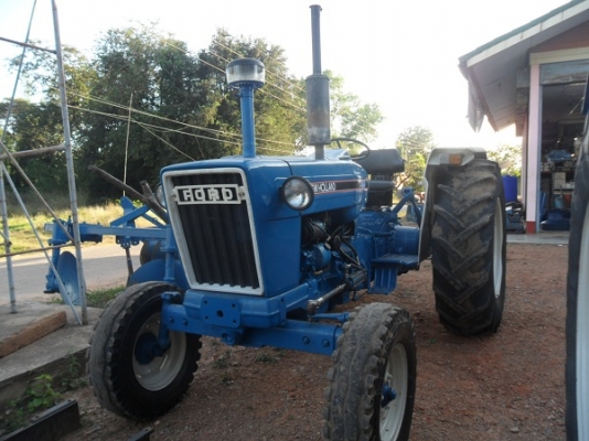 ขายแล้วรถไถฟอร์ด4000 เครื่อง3สูบ เพลาเดียว เก่านอกสวยมากรถเดิมๆ