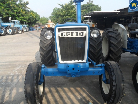 ขายแล้วรถไถฟอร์ด4000 เครื่อง3สูบ เพลาเดียว เก่านอกสวยมากรถเดิมๆ