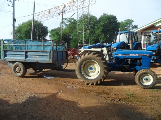 ขายแล้วรถไถฟอร์ด4000 เครื่อง3สูบ เพลาเดียว เก่านอกสวยมากรถเดิมๆ