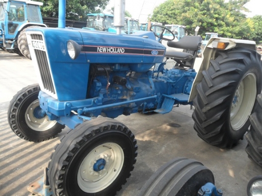 ขายแล้วรถไถฟอร์ด4000 เครื่อง3สูบ เพลาเดียว เก่านอกสวยมากรถเดิมๆ