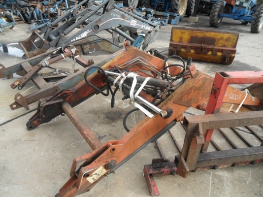 ขายแล้ว ขอบคุณช่างชาย พิษณุโลก ชุดตักหน้ารถไถฟอร์ด 6610ตรงรุ่น ยี่ห้อGYRO DENMARK ชิ้นส่วนมาไม่ตรงยี่ห้อแต่ใส่กันได้ ราคาถูกๆตามสภาพ