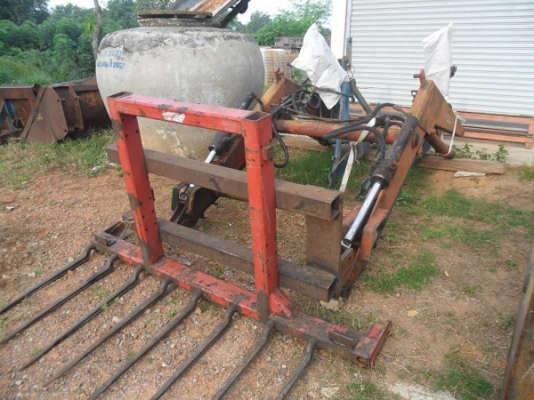 ขายแล้ว ขอบคุณช่างชาย พิษณุโลก ชุดตักหน้ารถไถฟอร์ด 6610ตรงรุ่น ยี่ห้อGYRO DENMARK ชิ้นส่วนมาไม่ตรงยี่ห้อแต่ใส่กันได้ ราคาถูกๆตามสภาพ