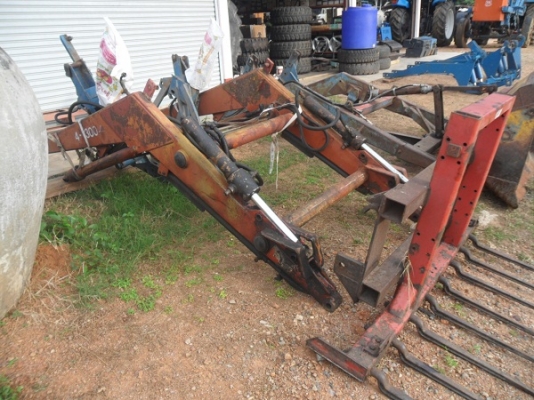 ขายแล้ว ขอบคุณช่างชาย พิษณุโลก ชุดตักหน้ารถไถฟอร์ด 6610ตรงรุ่น ยี่ห้อGYRO DENMARK ชิ้นส่วนมาไม่ตรงยี่ห้อแต่ใส่กันได้ ราคาถูกๆตามสภาพ