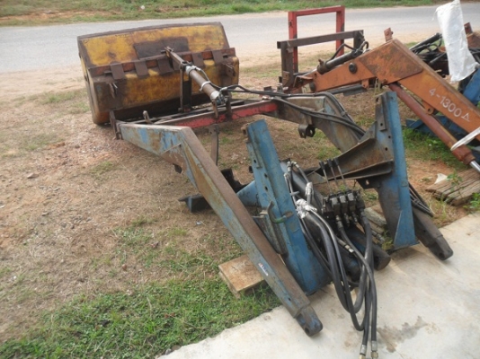 เฮียเทียม สระบุรี มารับแล้วครับ (ทำสีใหม่ให้แล้วครับ)ชุดตักหน้าใส่รถไถฟอร์ด 6600 ตรงรุ่น อุปกรณ์ครบติดตั้งได้เลย