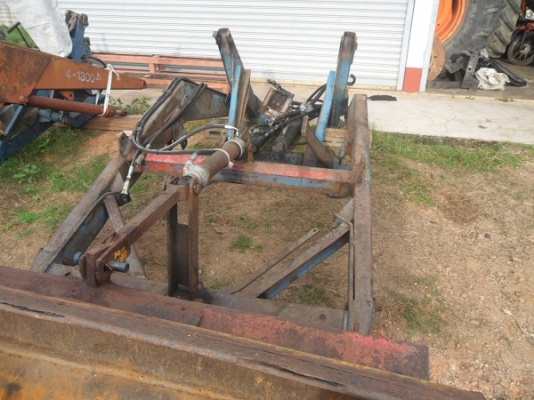 เฮียเทียม สระบุรี มารับแล้วครับ (ทำสีใหม่ให้แล้วครับ)ชุดตักหน้าใส่รถไถฟอร์ด 6600 ตรงรุ่น อุปกรณ์ครบติดตั้งได้เลย