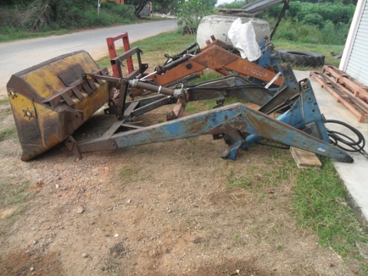 เฮียเทียม สระบุรี มารับแล้วครับ (ทำสีใหม่ให้แล้วครับ)ชุดตักหน้าใส่รถไถฟอร์ด 6600 ตรงรุ่น อุปกรณ์ครบติดตั้งได้เลย