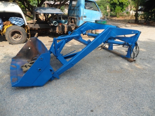 เฮียเทียม สระบุรี มารับแล้วครับ (ทำสีใหม่ให้แล้วครับ)ชุดตักหน้าใส่รถไถฟอร์ด 6600 ตรงรุ่น อุปกรณ์ครบติดตั้งได้เลย