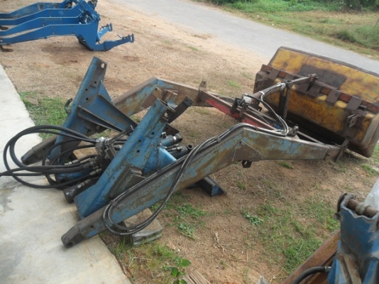 เฮียเทียม สระบุรี มารับแล้วครับ (ทำสีใหม่ให้แล้วครับ)ชุดตักหน้าใส่รถไถฟอร์ด 6600 ตรงรุ่น อุปกรณ์ครบติดตั้งได้เลย