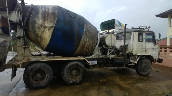 10ล้อรถโม่ปูน HINO FM18  ขับได้ใช้ได้ 2เพลา ช่วงสิบล้อดั้ม..(อ่านรายละเอียดด้านล่างสุด)