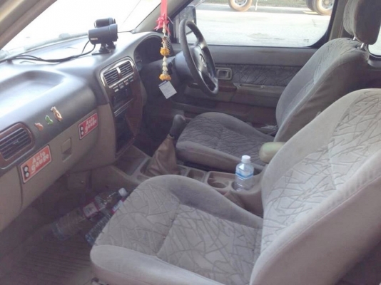 รถกระบะ Nissan FRONTIER เกียร์ธรรมดา