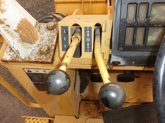 รถตักล้อยาง  510-14981  กรองเดี่ยว  สภาพสวย เดิมจากญี่ปุ่น ถึงไทยแล้ว รถจอดอยู่ที่ C.S. Motor หลักสี่  โทร.081-373-0559