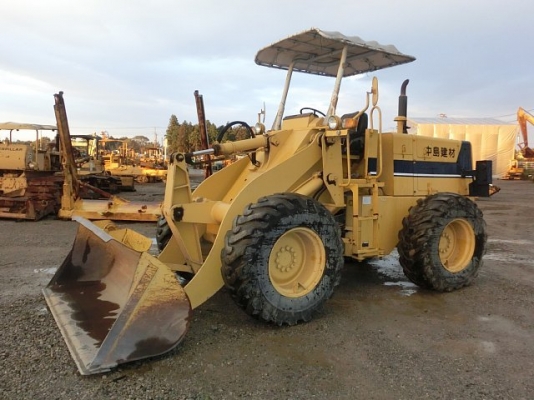 รถตักล้อยาง  510-14981  กรองเดี่ยว  สภาพสวย เดิมจากญี่ปุ่น ถึงไทยแล้ว รถจอดอยู่ที่ C.S. Motor หลักสี่  โทร.081-373-0559